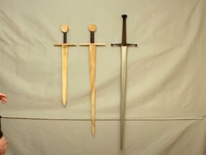 Difference Between a Dagger and a Sword