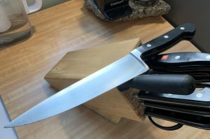 What Angle to Sharpen Kitchen Knives